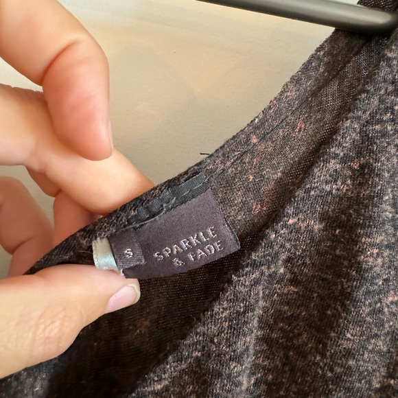 Top t-shirt Sparkle & Fade Urban Outfitters dos nu torsadé open back cover up - Picture 6 of 6